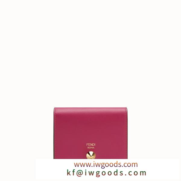   抜群   高級感   おすすめ    フェンディ コピー バッグ　二つ折り財布　絶妙な美しさが保証されています。