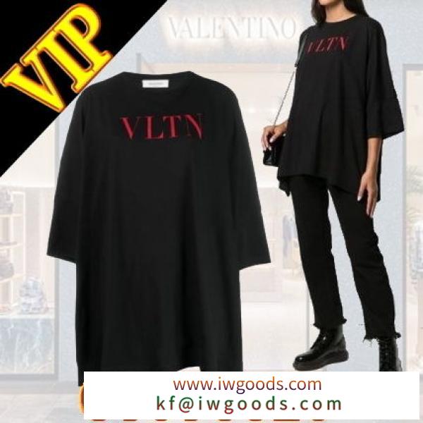 VALENTINO スーパーコピー 代引   VLTN  Logo ロゴ  Cotton  オーバーサイズ T-shirt iwgoods.com:b45an4