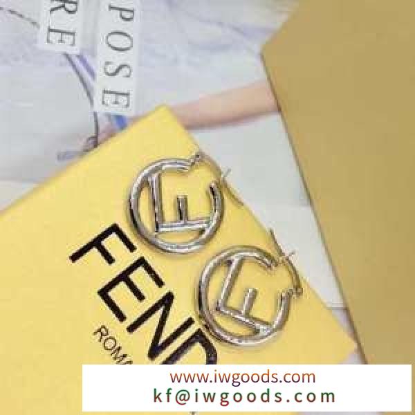 フェンディ ピアス 人気 優しく個性的に仕上げる 新作 コピー FENDI レディース ゴールド シルバー ブランド ロゴ 安い iwgoods.com qKbKTv