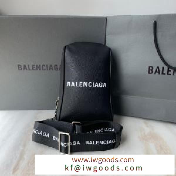 シンプルシックなコーデに最適 BALENCIAGA ショルダーバッグ バレンシアガ バッグ メンズ コピー ブラック デイリー 最高品質 iwgoods.com a0j85r