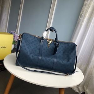 ルイ ヴィトン 一番の魅力秋冬のマストアイテム LOUIS VUITTON 早速2019-2020年秋冬のトレンド登場 スーツケース 着こなしが素敵秋冬定番新品 iwgoods.com fCyS1D-3