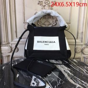 バレンシアガ トートバッグ コーデ シンプルな着こなしの大定番 2021限定 メンズ BALENCIAGA コピー ブラック ロゴ 最高品質 iwgoods.com eq4vSv-3