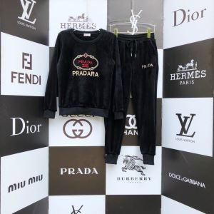 上下セット　洗練された印象を最大限に引き出す 3色可選　旬のおしゃれ見えに プラダ PRADA　着こなしに素敵なエッセンス iwgoods.com XfuyiC-3