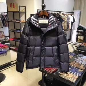 バーバリー BURBERRY フェイクファー製のコート オシャレ着としても活躍 2020年秋に買うべき iwgoods.com ryOrqi-3