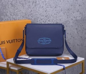 ルイヴィトン ショルダーバッグ 人気 シックさをぐっと引き上げ ブルー Louis Vuitton メンズ コピー ブランド 最高品質 iwgoods.com D0zeCm-3