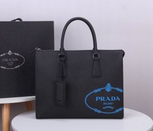 プラダ ビジネスバッグ メンズ 高級的なコーデを演出 PRADA スーパーコピー ストリート オフィス ブラック 最高品質 iwgoods.com Cymmuy-3