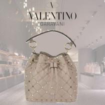 ★VALENTINO 激安スーパーコピー ロックスタッズスパイクバケット ★関税送料込み iwgoods.com:tyq470-1