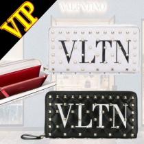 ◆◆VIP◆◆ VALENTINO コピーブランド  "VLTN"  Rockstud Spike wallet iwgoods.com:g331os-1