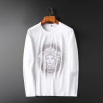 長袖Tシャツ 2色可選 2022年秋冬コレクションを展開中 秋に向けて流行しそうな新作 ヴェルサーチ VERSACE iwgoods.com GvKnCm-1
