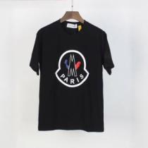 2色可選 モンクレール大人気のブランドの新作  MONCLER 取り入れやすい 半袖Tシャツ 確定となる上品 iwgoods.com v0ze0z-1