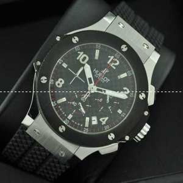 Hublotウブロ メンズ腕時計 メードインジャパンクオーツVK クロノグラフ 日付表示 サファイヤクリスタル風防 ラバー