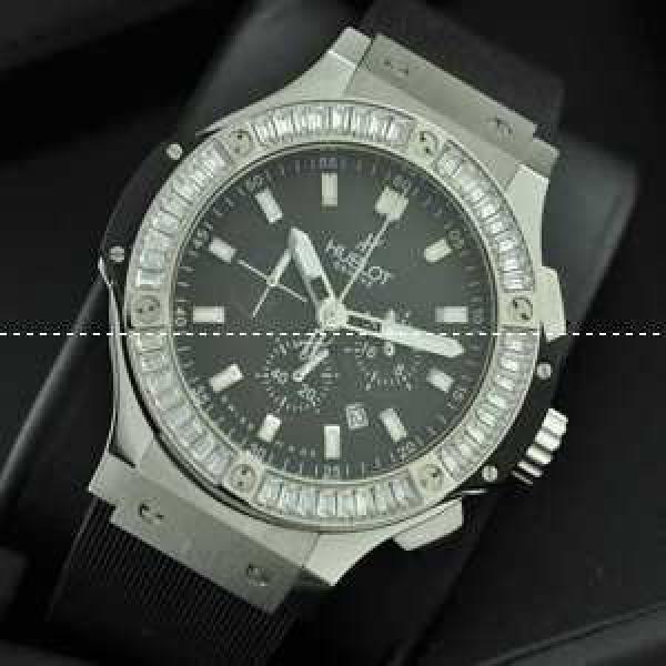 Hublotウブロ メンズ腕時計 メードインジャパンクオーツVK 日付表示 ラバー サファイヤクリスタル風防 ダイヤベゼル