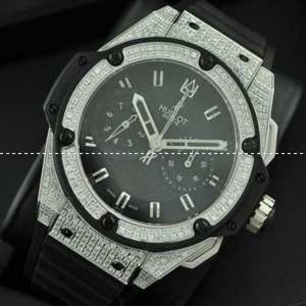 便利な機能性ある　ウブロ メンズ腕時計 自動巻き 5針 ダイヤベゼル 日付表示  45MM ラバー シルバー