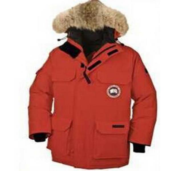 防寒性を誇るカナダグース コピーCanada Goose　暖かくて柔らかいダウンジャケット.   