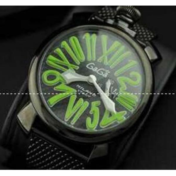 統一感もシックなメードインジャパンクオーツ ガガミラノ　グリーン インデックス　風防性のある腕時計. 