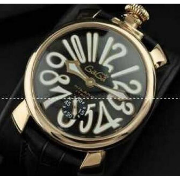 洗練されたガガミラノ　ホワイト インデックス　清潔感に溢れる腕時計.