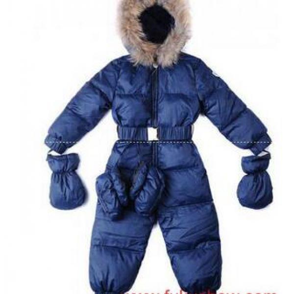 高い保温性があるモンクレール コピー秋冬新作　織り密度の細かな子供用ダウンジャケット.
