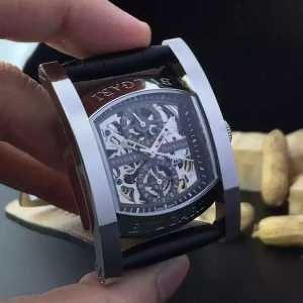 オシャレな印象BVLGARI ブルガリ 機械式（自動巻き）ムーブメント 透かし彫りムーブメント コーティングガラス 男性用腕時計