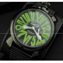 統一感もシックなメードインジャパンクオーツ ガガミラノ　グリーン インデックス　風防性のある腕時計. 