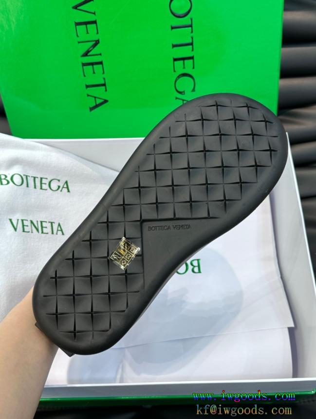 BOTTEGA VENETA新春セールアイテム2023のトレンドコピー ブランドスニーカー