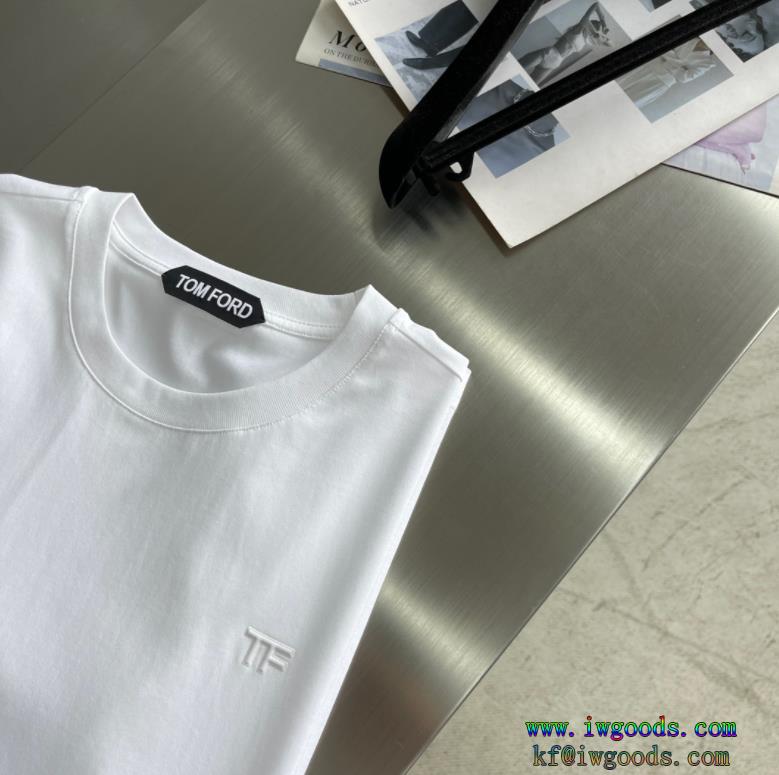 クルーネック半袖Tシャツブランド コピー 通販甘過ぎず大人な印象に最新サイズで可愛い過ぎTOM FORD