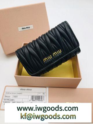 MIUMIU 偽物 ブランド 販売 キーケース レディース  マテラッセ iwgoods.com:0ktvb0-3