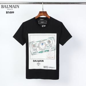 20新作です 半袖Tシャツ 2色可選 ストリート感あふれ バルマン 普段使いにも最適なアイテム BALMAIN iwgoods.com eGX5je-3