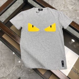普段見ないデザインばかり 半袖Tシャツ2色可選  春夏コレクション新品 フェンディ FENDI iwgoods.com 4PX1fe-3