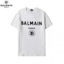 お得100%新品　コピー バルマンホワイト コットン Tシャツ ブラック Balmain Paris ロゴ　話題新作がついに発売　上質で大好評 iwgoods.com HTXLzu-1